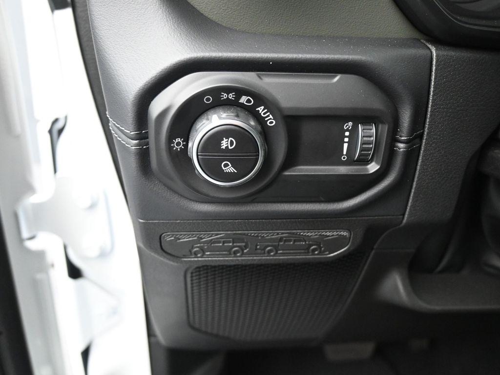 new 2025 Jeep Gladiator car, priced at $49,384