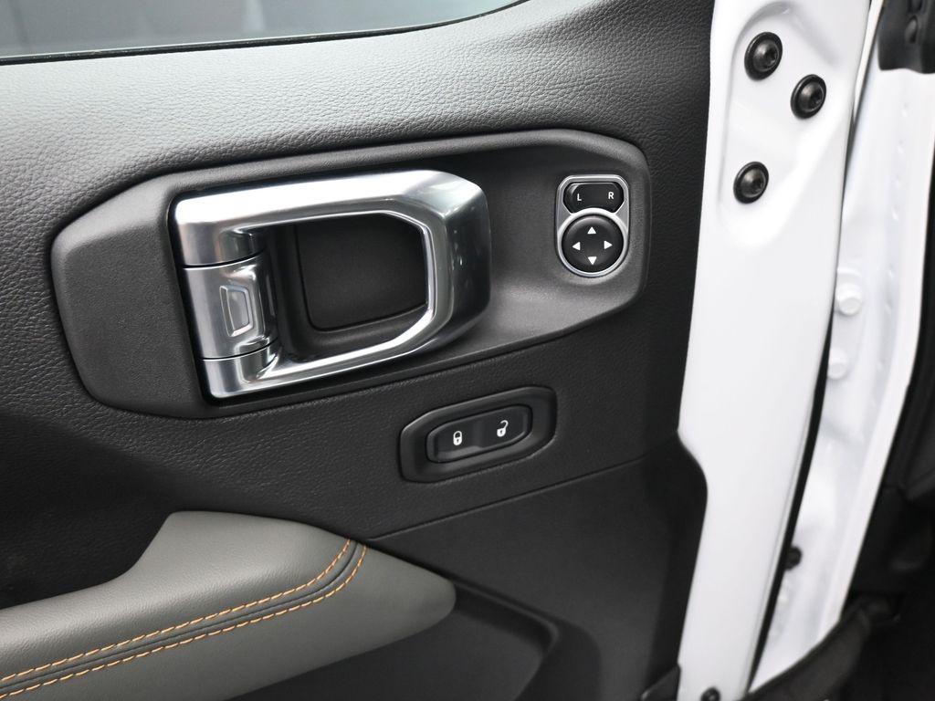 new 2025 Jeep Gladiator car, priced at $49,384