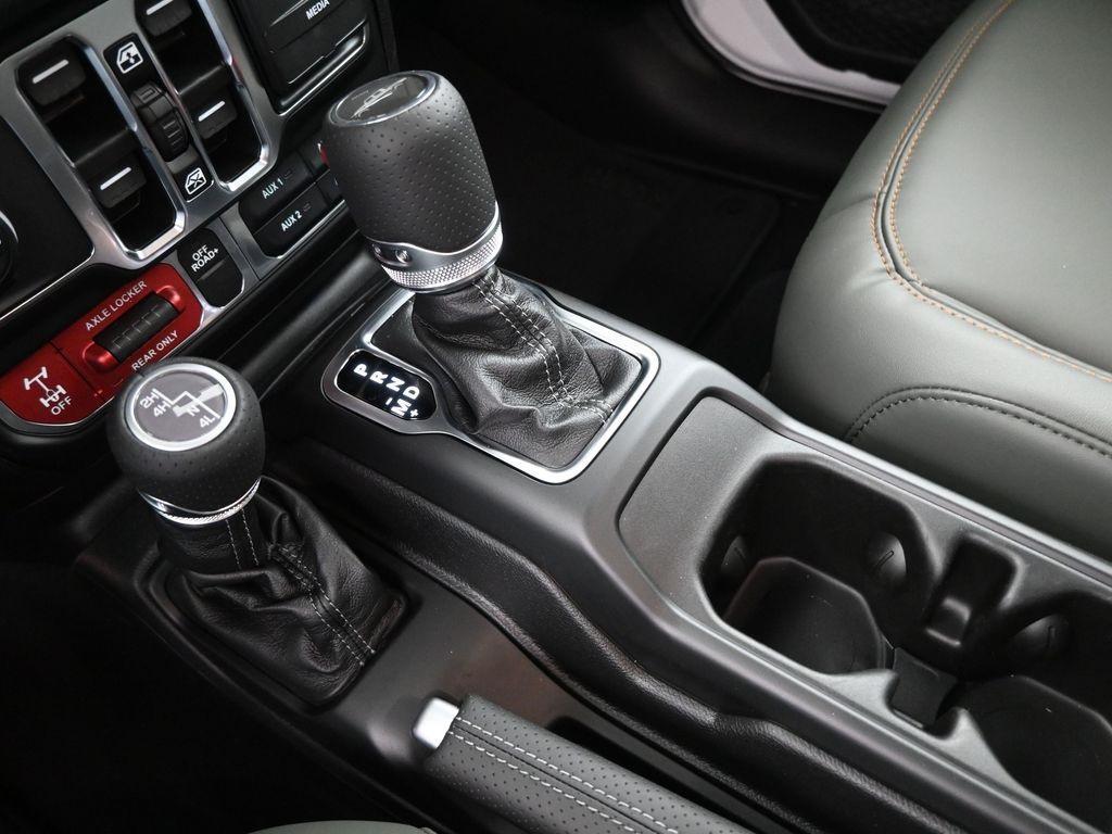 new 2025 Jeep Gladiator car, priced at $49,384