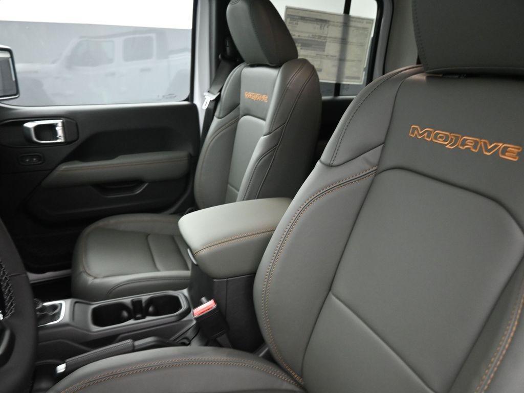 new 2025 Jeep Gladiator car, priced at $49,384