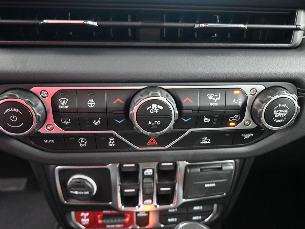 new 2025 Jeep Gladiator car, priced at $52,161