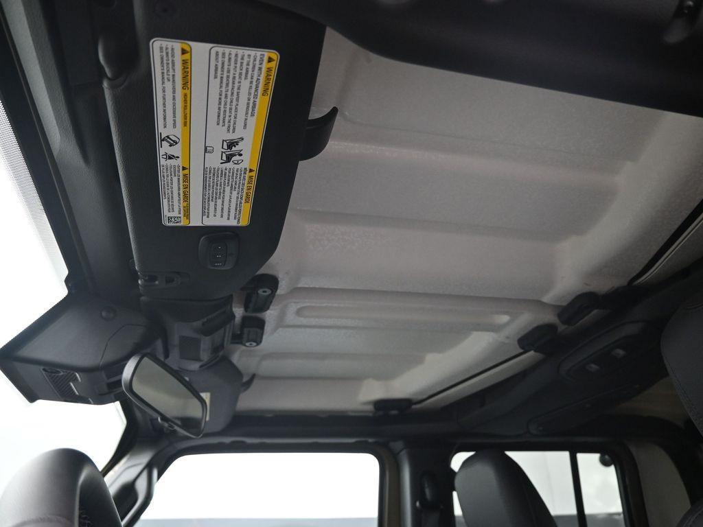 new 2025 Jeep Gladiator car, priced at $45,857