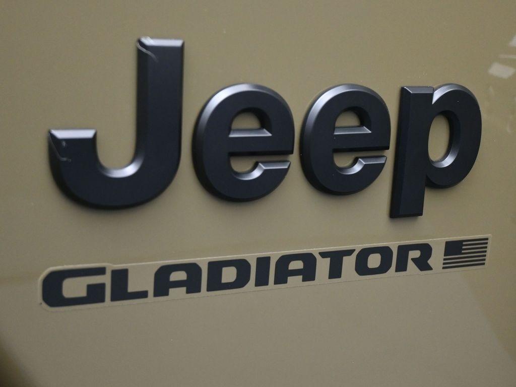 new 2025 Jeep Gladiator car, priced at $45,857