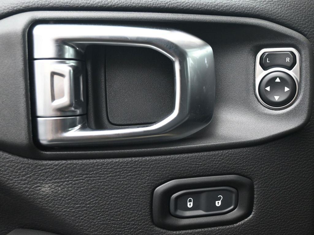new 2025 Jeep Gladiator car, priced at $45,857