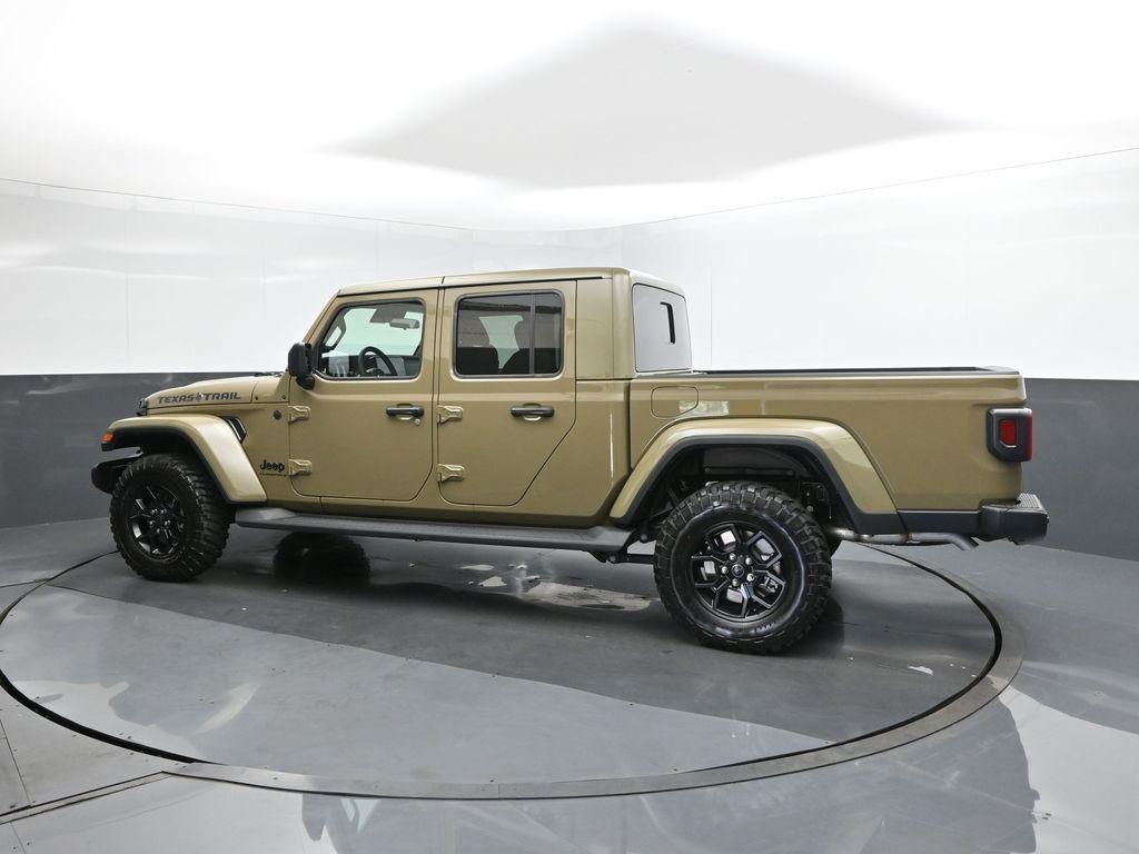 new 2025 Jeep Gladiator car, priced at $45,857