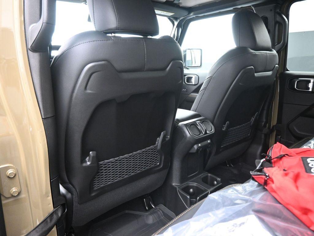new 2025 Jeep Gladiator car, priced at $45,857