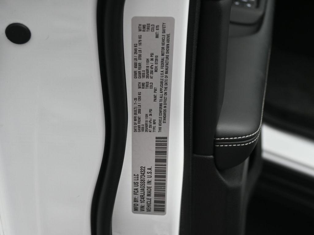new 2025 Jeep Grand Cherokee L car, priced at $40,012
