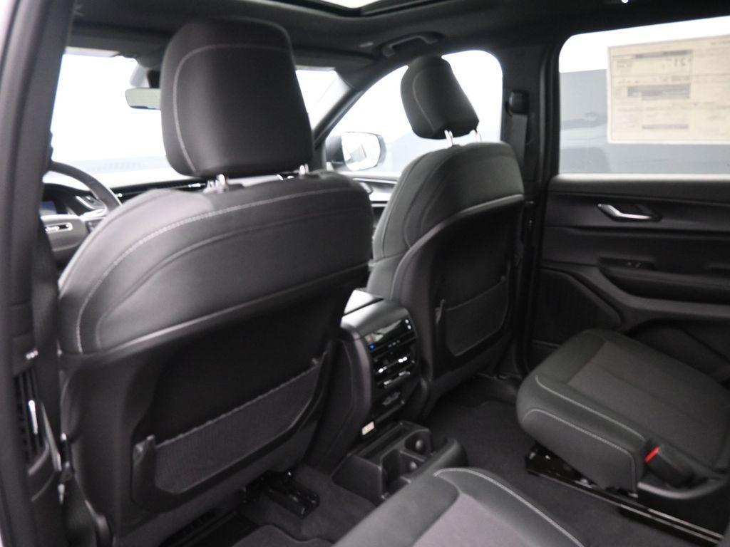new 2025 Jeep Grand Cherokee L car, priced at $40,012