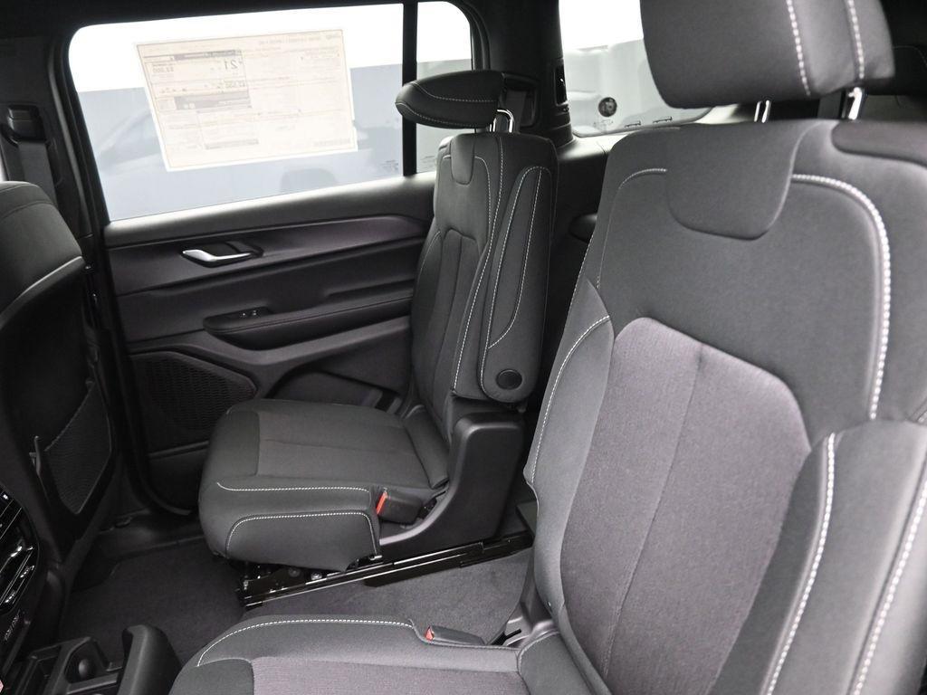 new 2025 Jeep Grand Cherokee L car, priced at $40,012