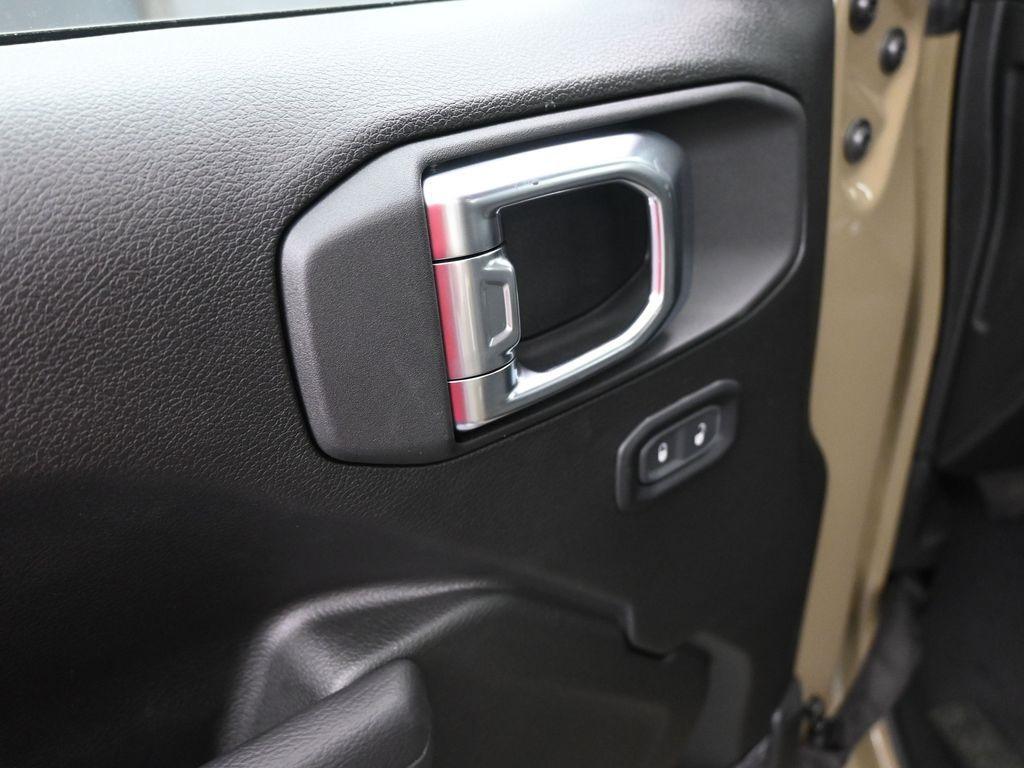 new 2025 Jeep Wrangler car, priced at $41,559