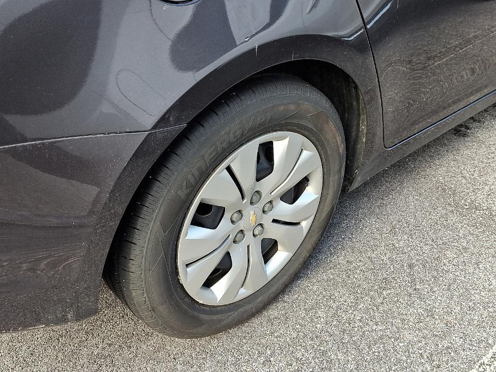 used 2014 Chevrolet Cruze car, priced at $7,500