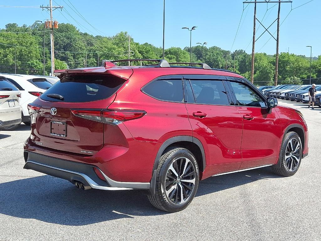 used 2022 Toyota Highlander car, priced at $37,700