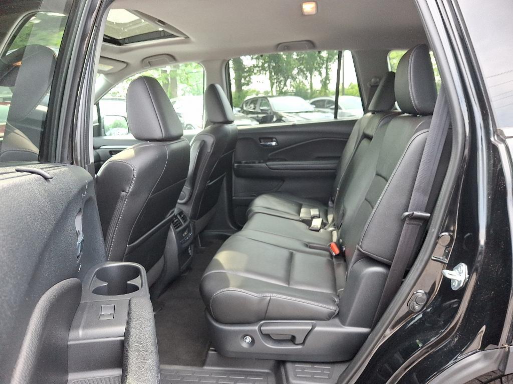 used 2022 Honda Pilot car, priced at $31,172