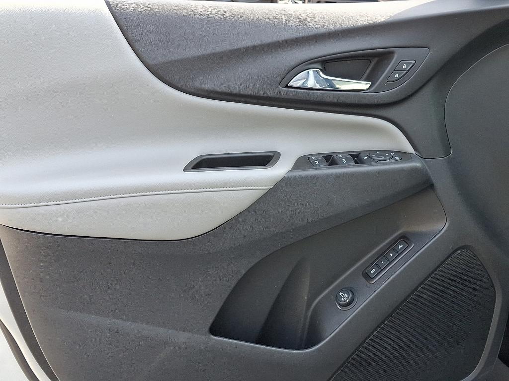 used 2021 Chevrolet Equinox car, priced at $23,981