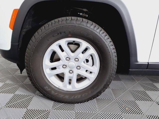 used 2025 Jeep Grand Cherokee car, priced at $39,997