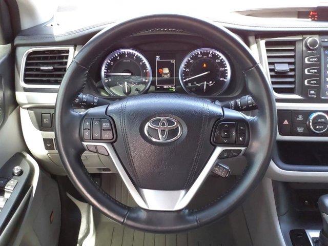 used 2018 Toyota Highlander car, priced at $27,997