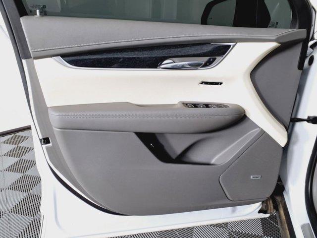 used 2022 Cadillac XT6 car, priced at $37,998