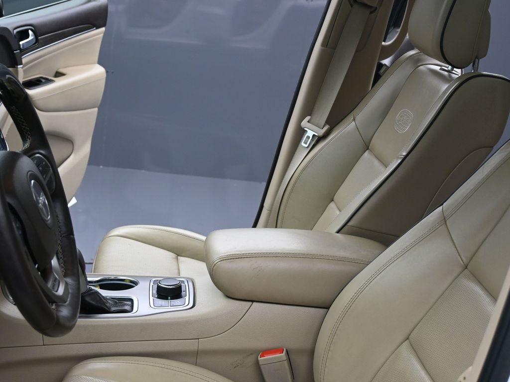 used 2021 Jeep Grand Cherokee car, priced at $30,000