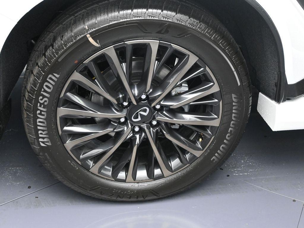 new 2026 INFINITI QX80 car, priced at $117,980