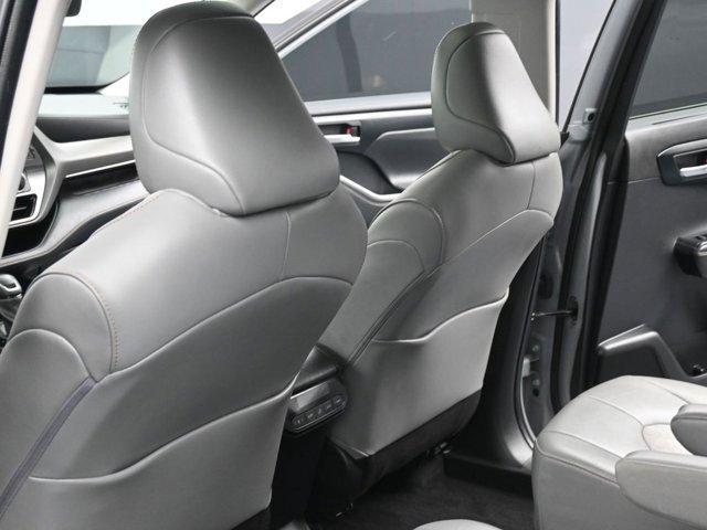 used 2022 Toyota Highlander Hybrid car, priced at $38,000