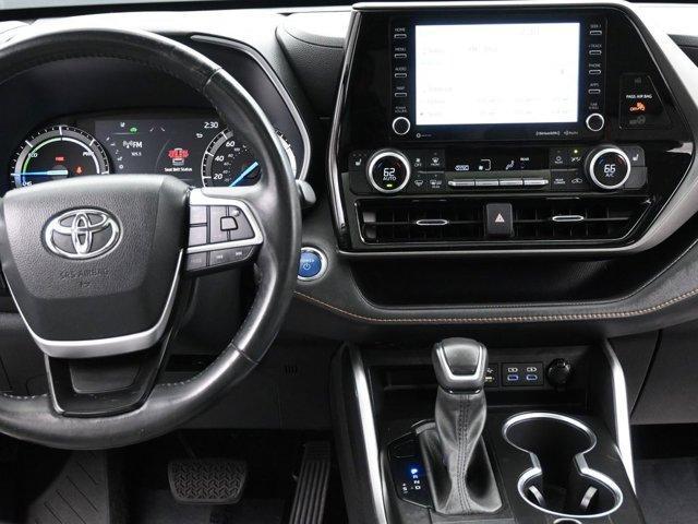 used 2022 Toyota Highlander Hybrid car, priced at $38,000