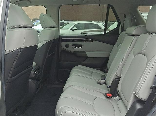 new 2025 Honda Pilot car, priced at $53,405