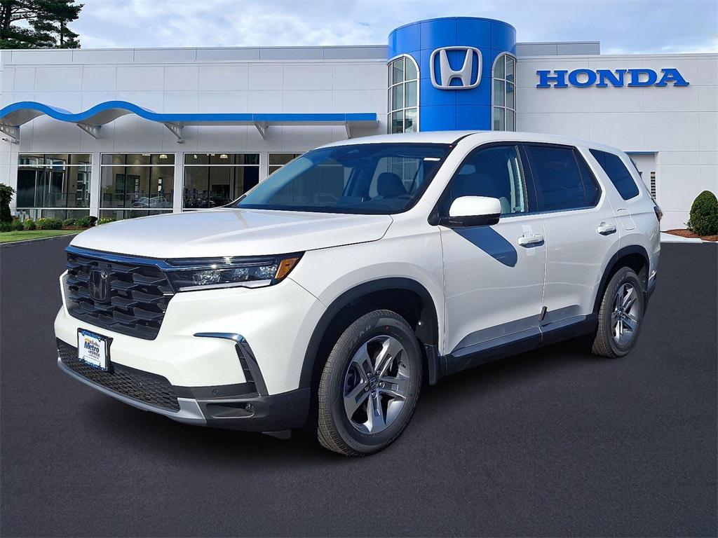 new 2025 Honda Pilot car, priced at $48,280