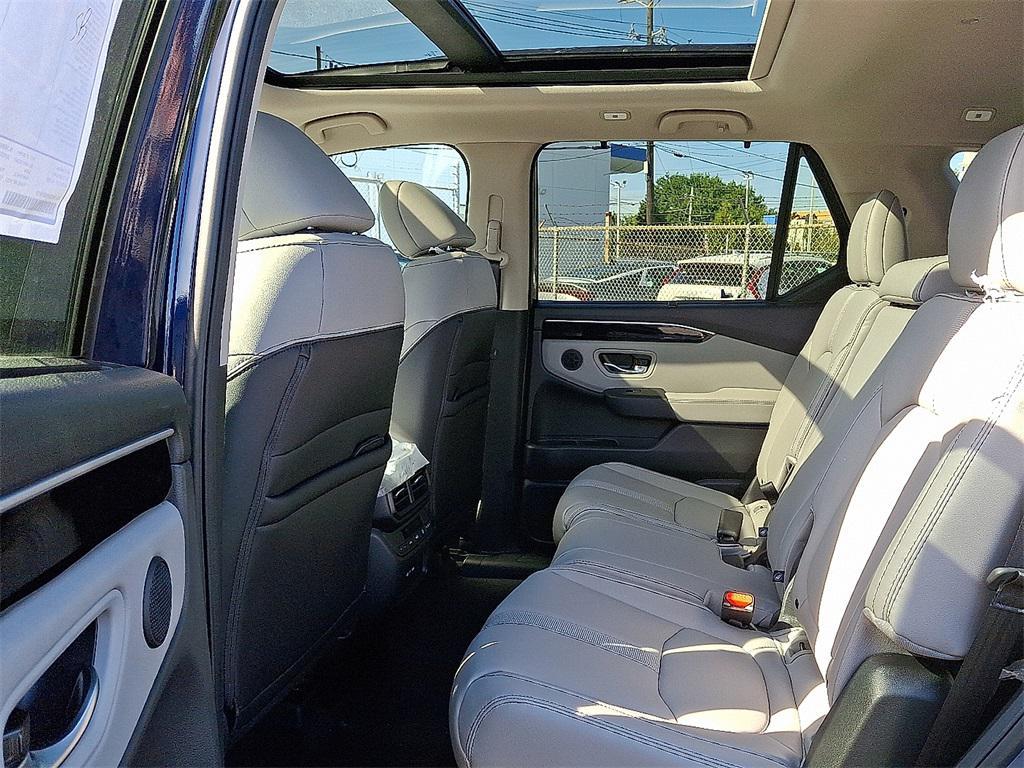 new 2025 Honda Pilot car, priced at $51,095