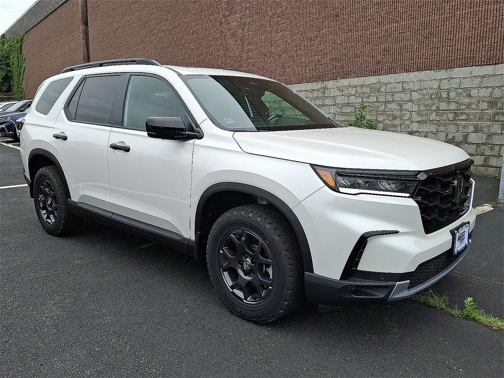 new 2025 Honda Pilot car, priced at $51,350