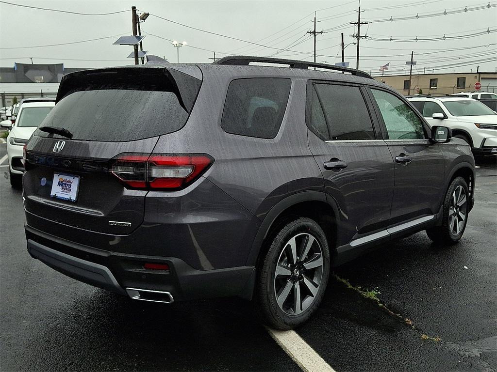 new 2025 Honda Pilot car, priced at $51,095