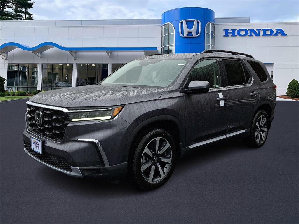 new 2025 Honda Pilot car, priced at $51,095
