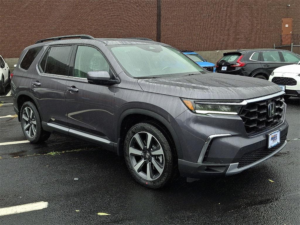 new 2025 Honda Pilot car, priced at $51,095