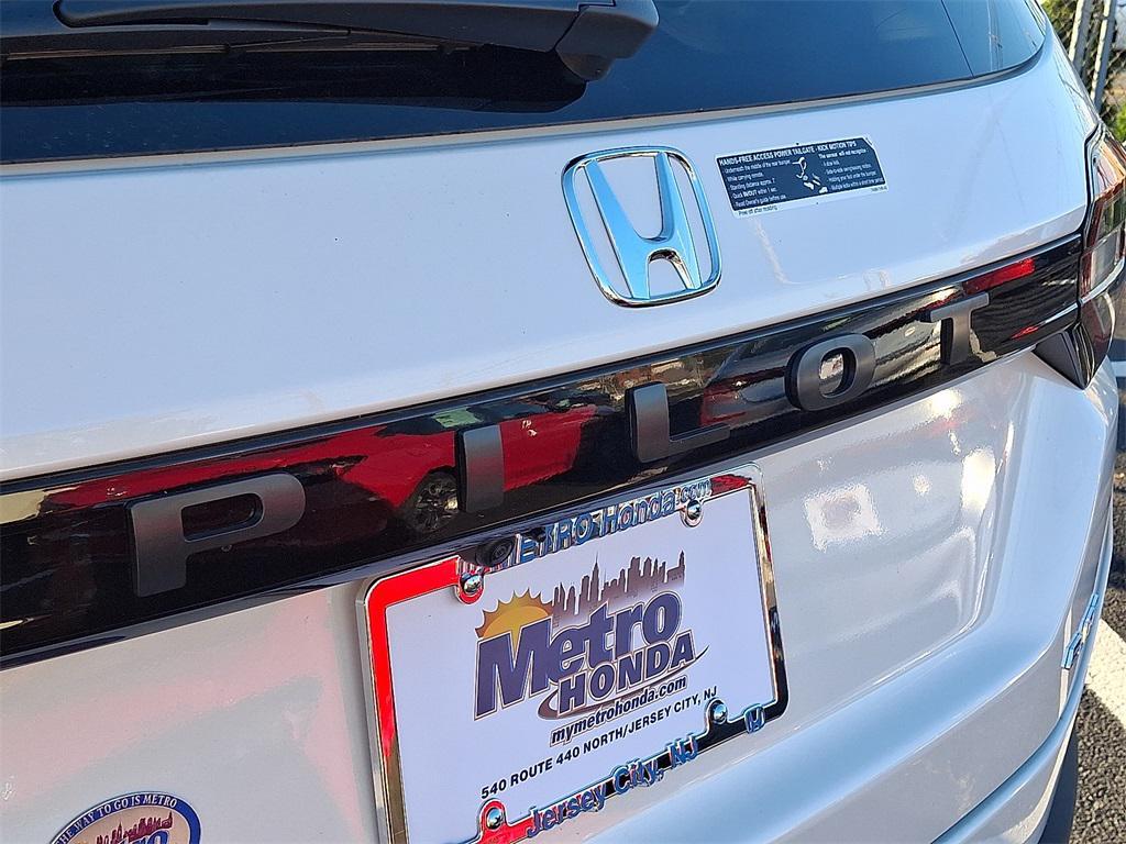 new 2025 Honda Pilot car, priced at $55,030