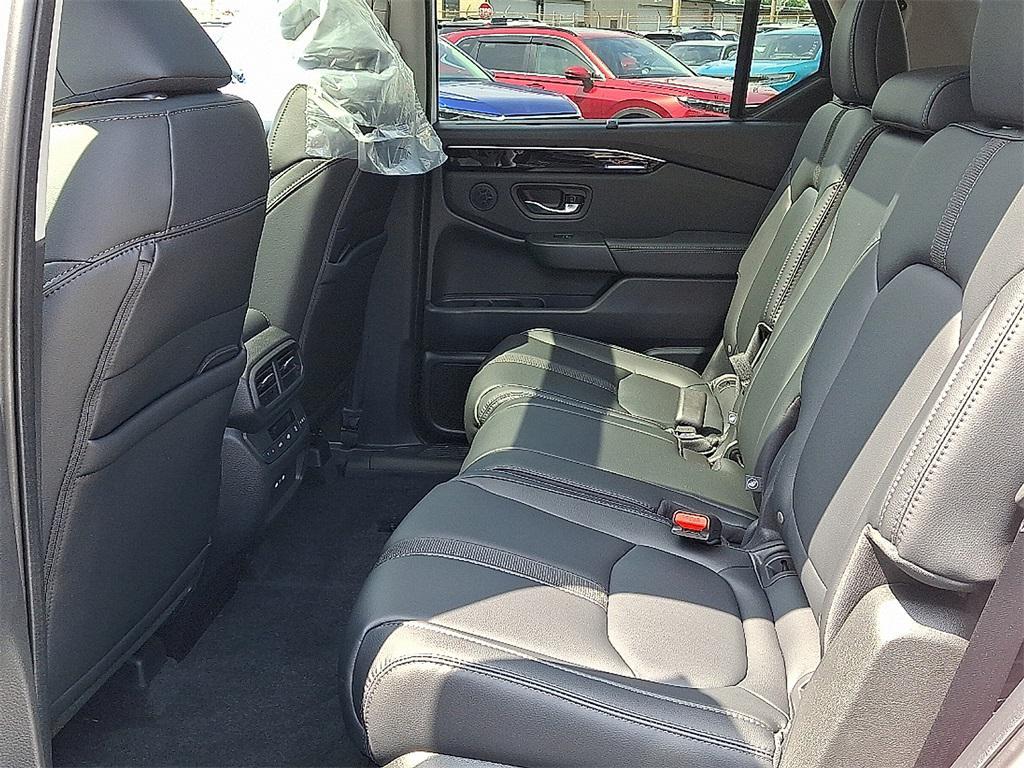 new 2025 Honda Pilot car, priced at $51,550