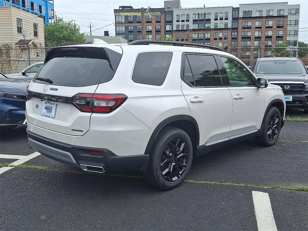 new 2025 Honda Pilot car, priced at $53,450