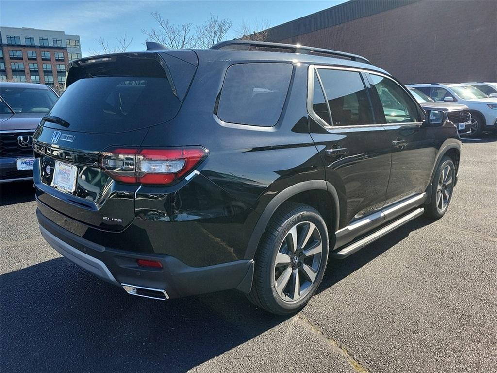 new 2025 Honda Pilot car