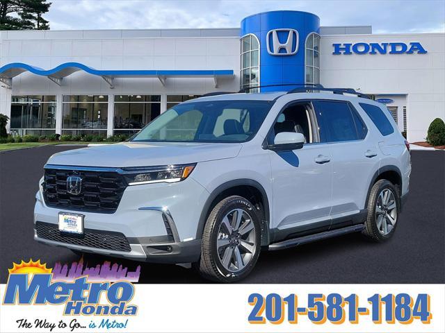 new 2025 Honda Pilot car, priced at $54,985