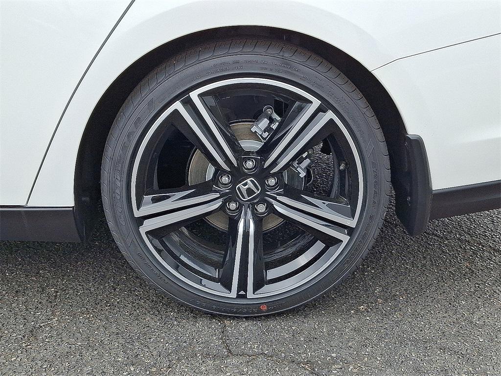 new 2025 Honda Accord Hybrid car, priced at $35,260