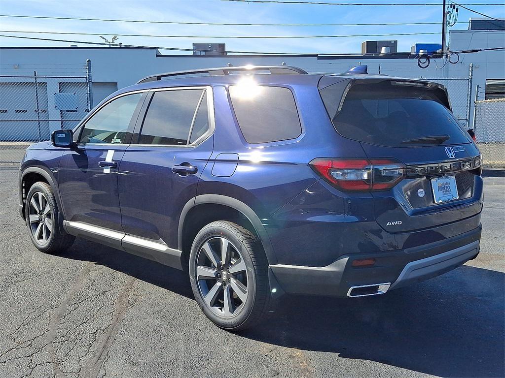 new 2025 Honda Pilot car, priced at $51,095