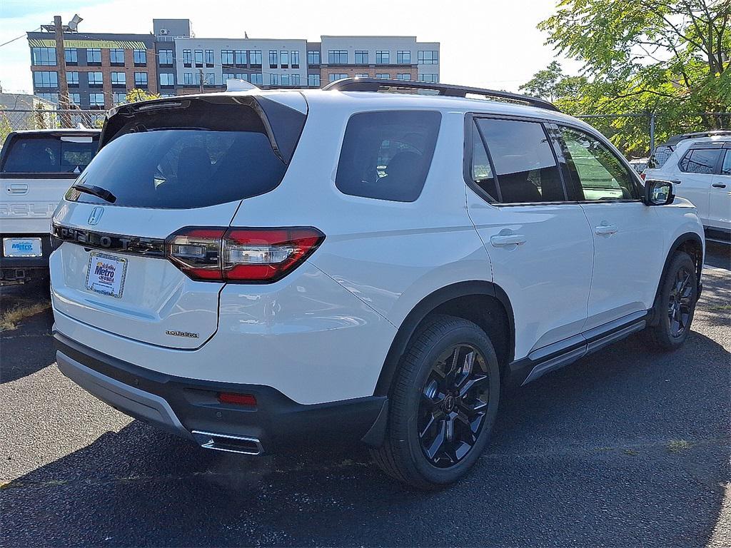 new 2025 Honda Pilot car, priced at $53,750