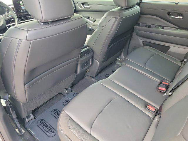 new 2025 Nissan Pathfinder car, priced at $37,218