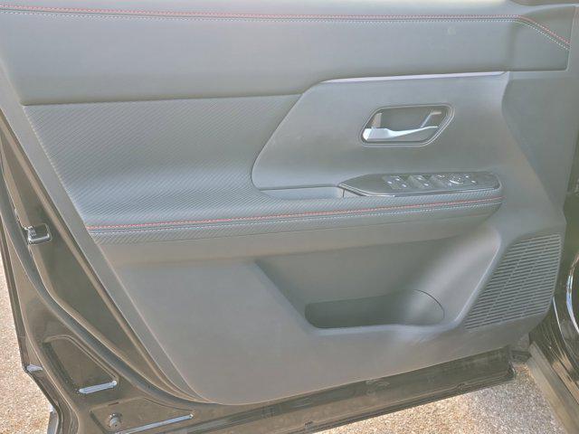 new 2025 Nissan Kicks car, priced at $27,312