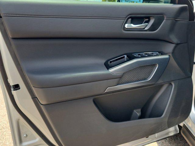 new 2025 Nissan Pathfinder car, priced at $37,218