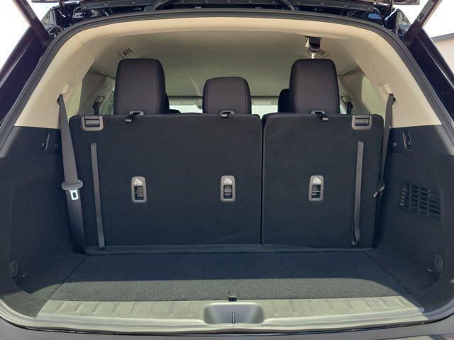 new 2025 Nissan Pathfinder car, priced at $35,586