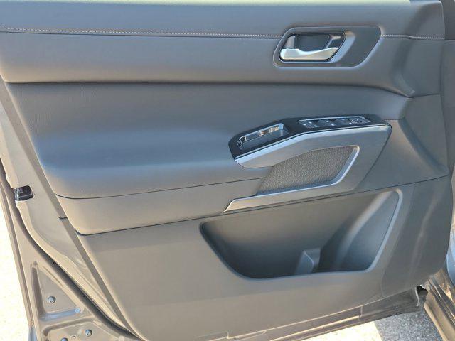 new 2025 Nissan Pathfinder car, priced at $40,199