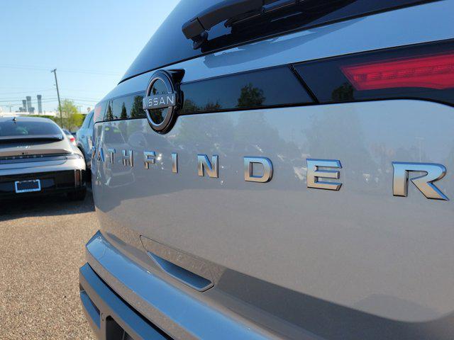 new 2025 Nissan Pathfinder car, priced at $40,247