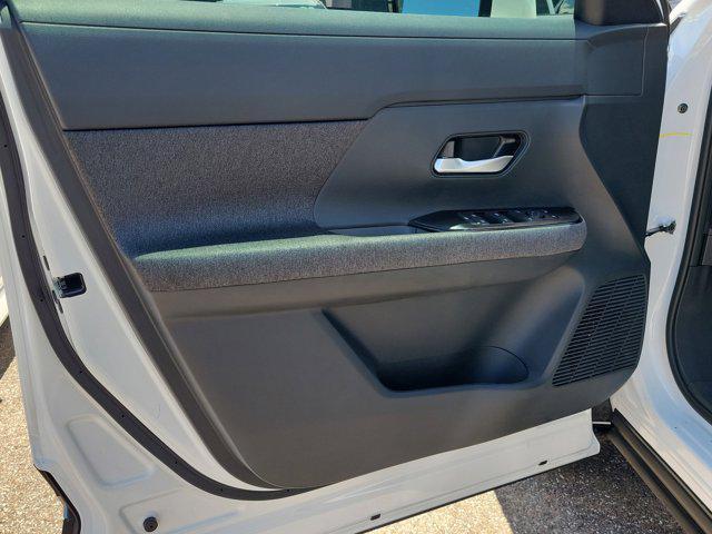 new 2025 Nissan Kicks car, priced at $23,832