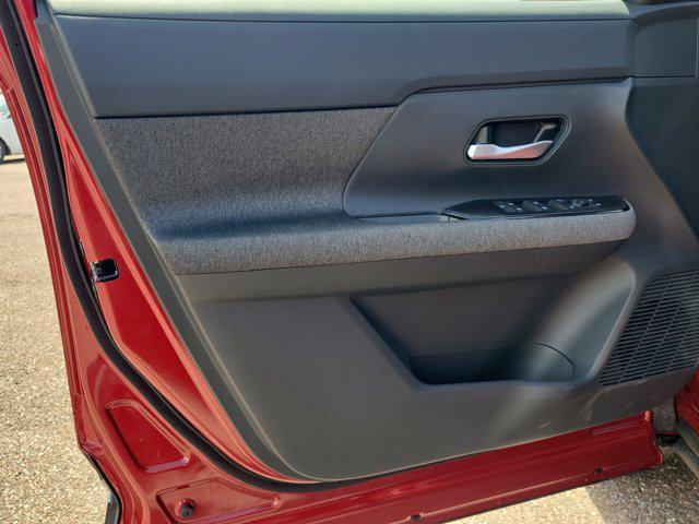 new 2025 Nissan Kicks car, priced at $24,222