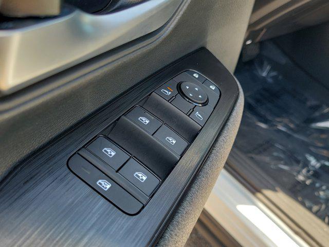 new 2025 Nissan Kicks car, priced at $24,152