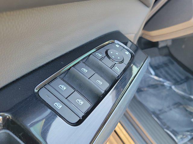 new 2025 Nissan Pathfinder car, priced at $38,967